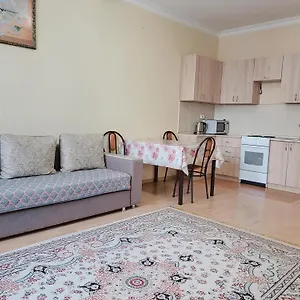 двухкомнатная в центре города, в жк сенатор Астана